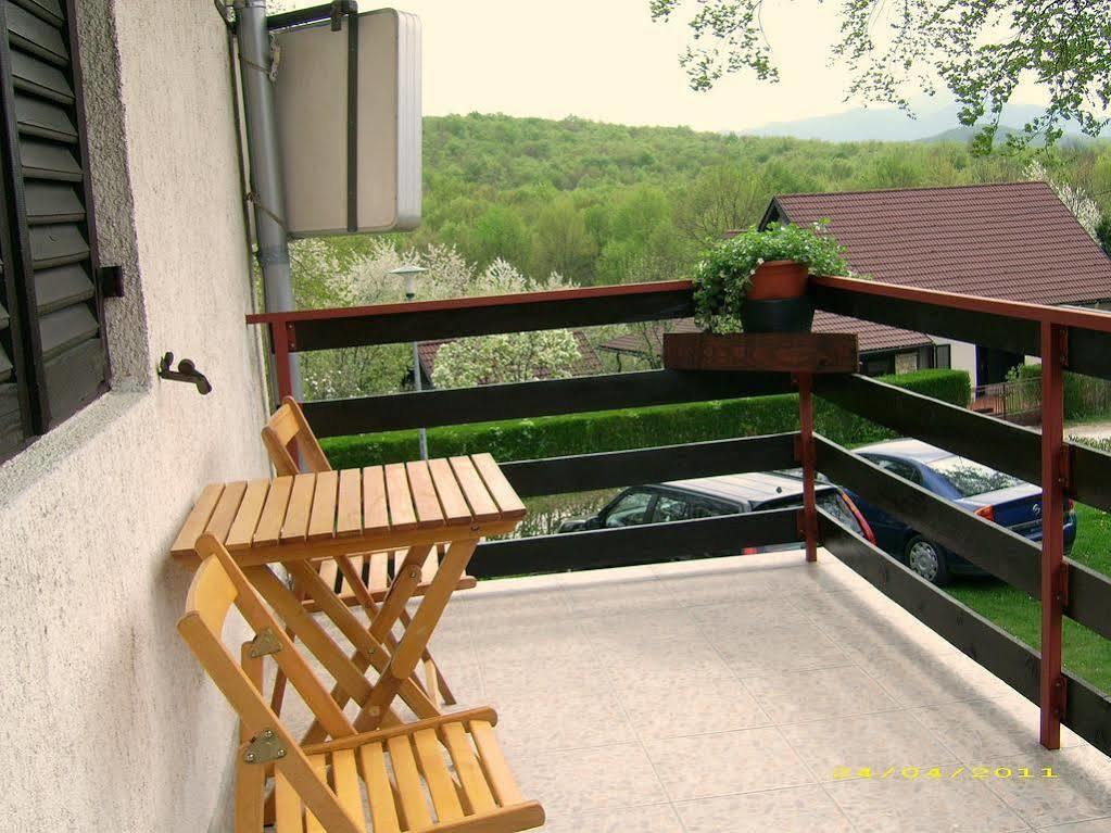 Vila Vuk Hotel Plitvicka Jezera Exterior photo